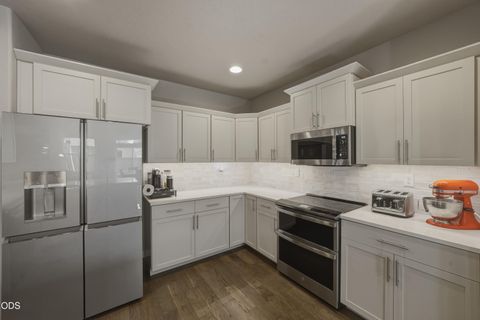 Tiny photo for 1815 W Williamson Avenue, Sisters, OR 97759 (MLS # 220224504)