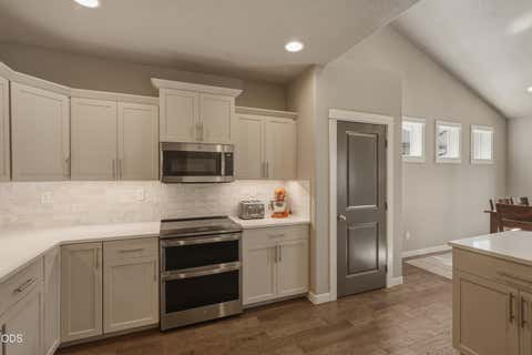 Tiny photo for 1815 W Williamson Avenue, Sisters, OR 97759 (MLS # 220224504)