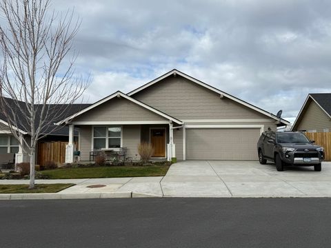 1779 NE 3rd Street NE Redmond OR 97756