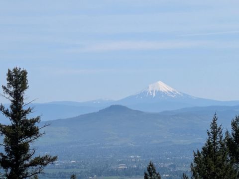 Photo of 2501 Wagon Trail Drive, Jacksonville, OR 97530 (MLS # 220211875)