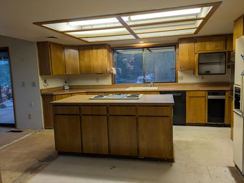 Tiny photo for 2501 Wagon Trail Drive, Jacksonville, OR 97530 (MLS # 220211875)