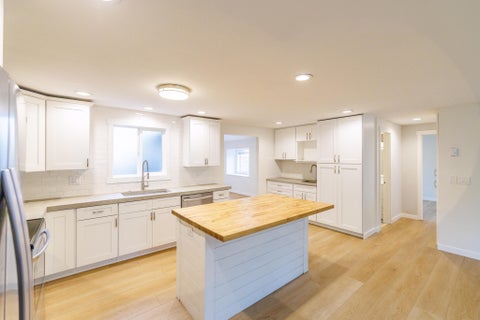 Tiny photo for 1382 NE Drost Drive, Bend, OR 97701 (MLS # 220223028)