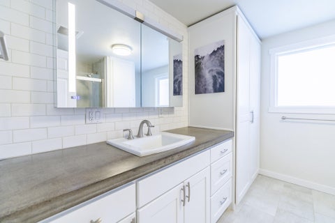 Tiny photo for 1382 NE Drost Drive, Bend, OR 97701 (MLS # 220223028)