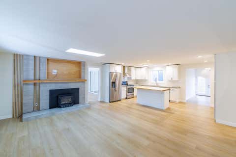 Tiny photo for 1382 NE Drost Drive, Bend, OR 97701 (MLS # 220223028)