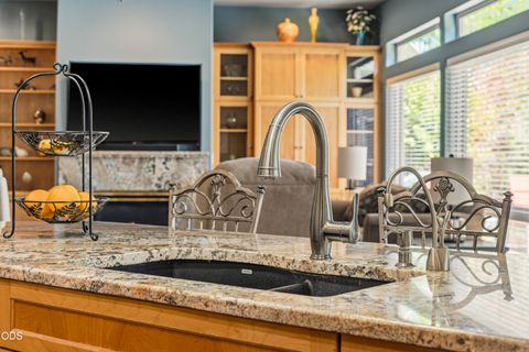 Tiny photo for 880 Willet Lane, Redmond, OR 97756 (MLS # 220223816)