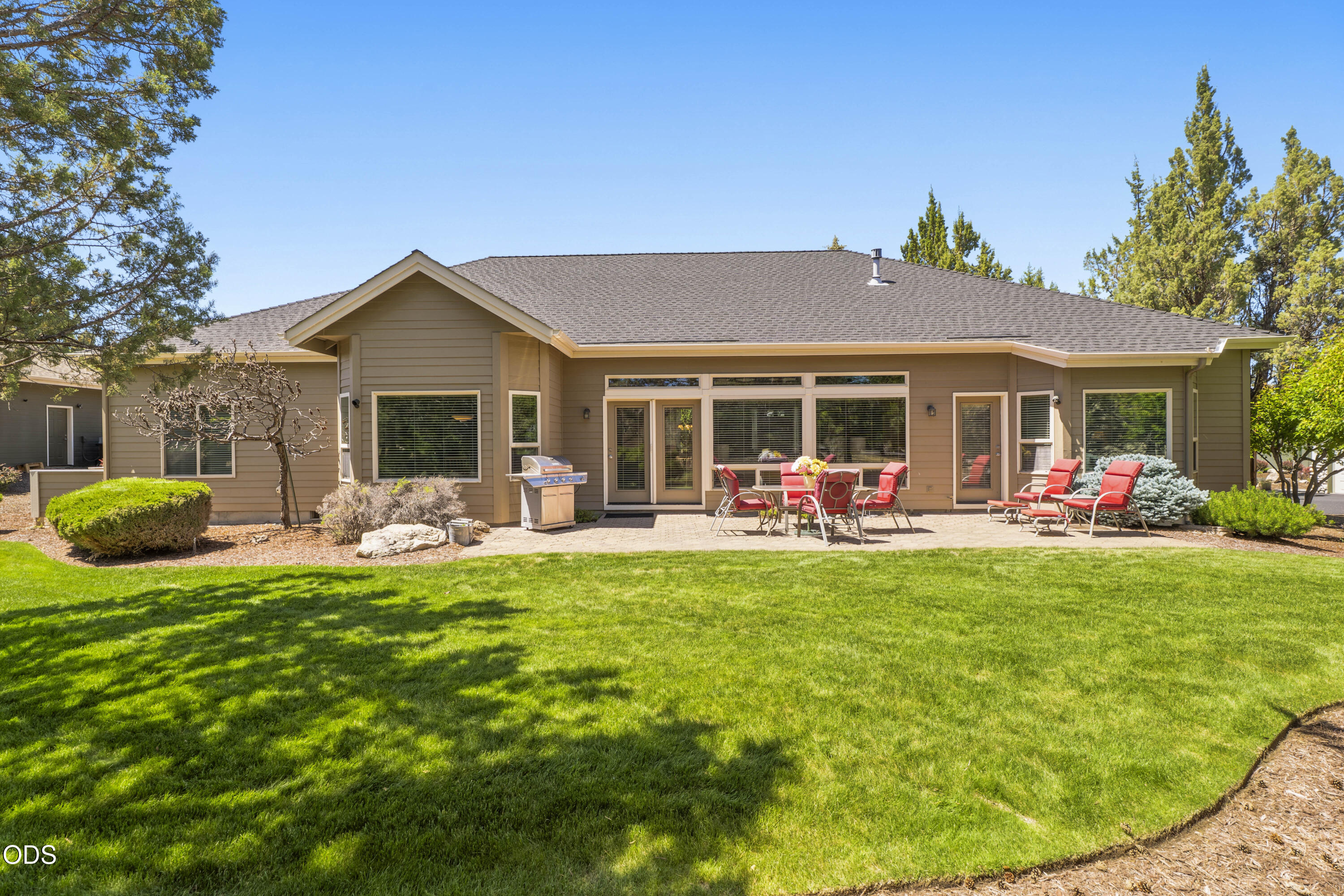 880 Willet Lane