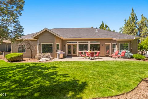 Tiny photo for 880 Willet Lane, Redmond, OR 97756 (MLS # 220223816)
