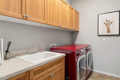 Tiny photo for 880 Willet Lane, Redmond, OR 97756 (MLS # 220223816)
