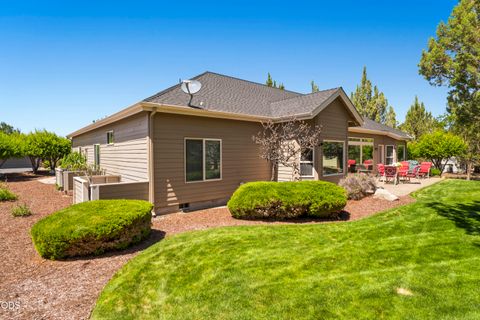 Tiny photo for 880 Willet Lane, Redmond, OR 97756 (MLS # 220223816)