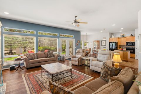 Tiny photo for 880 Willet Lane, Redmond, OR 97756 (MLS # 220223816)
