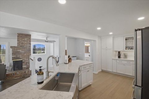 Tiny photo for 25357 High Pass Road, Junction City, OR 97448 (MLS # 220219324)
