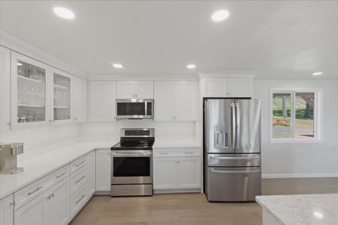 Tiny photo for 25357 High Pass Road, Junction City, OR 97448 (MLS # 220219324)