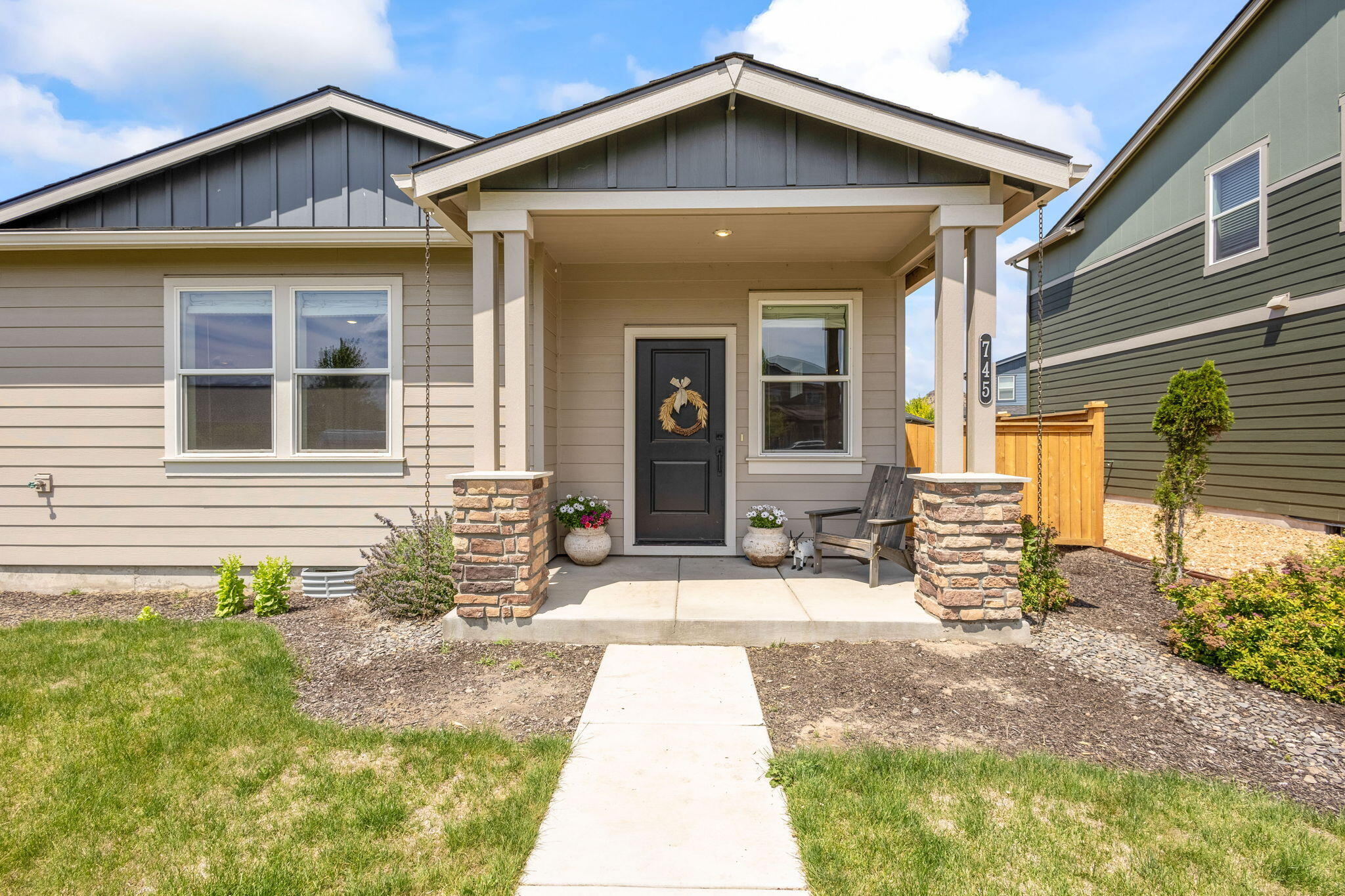745 NE Union Loop