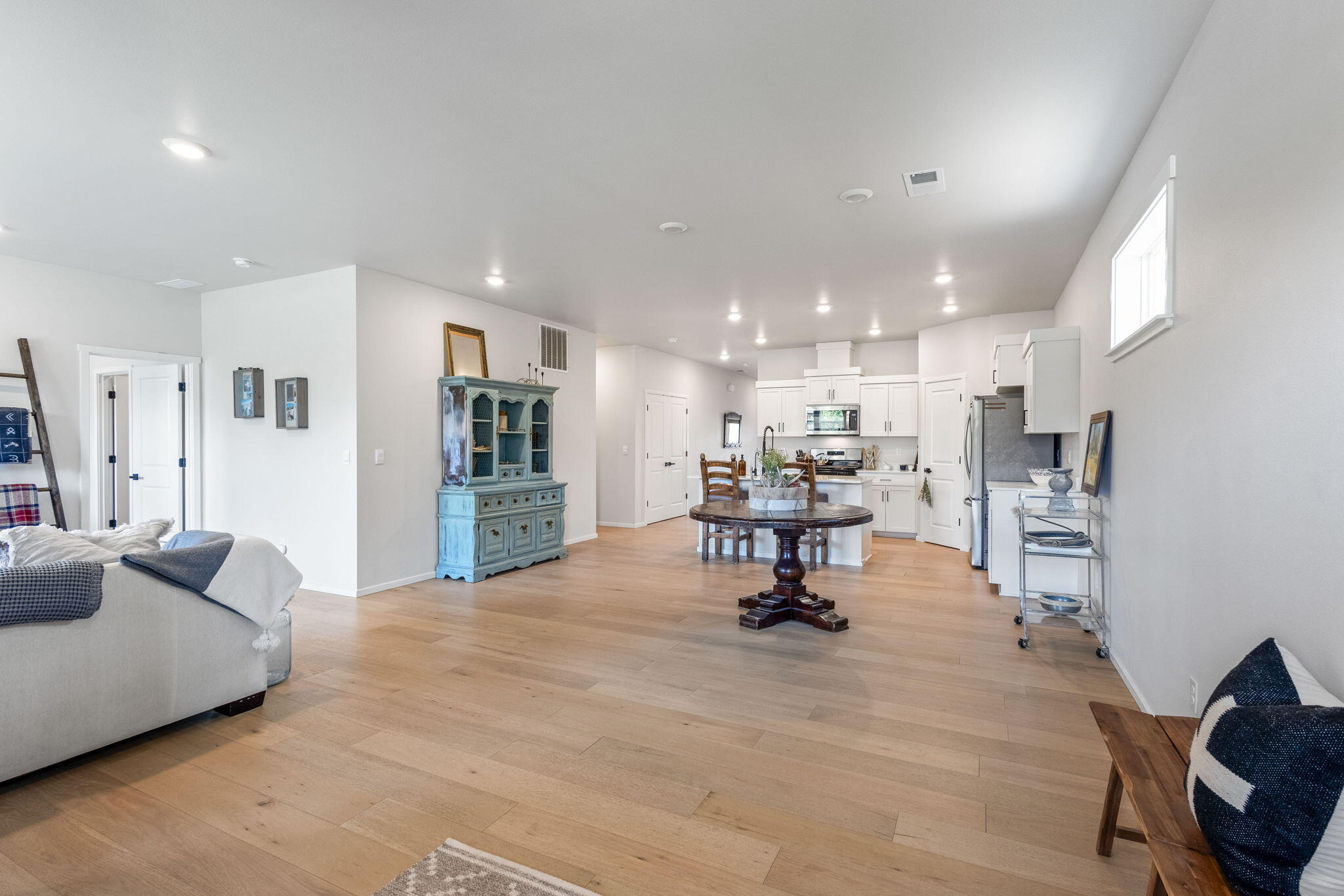 745 NE Union Loop