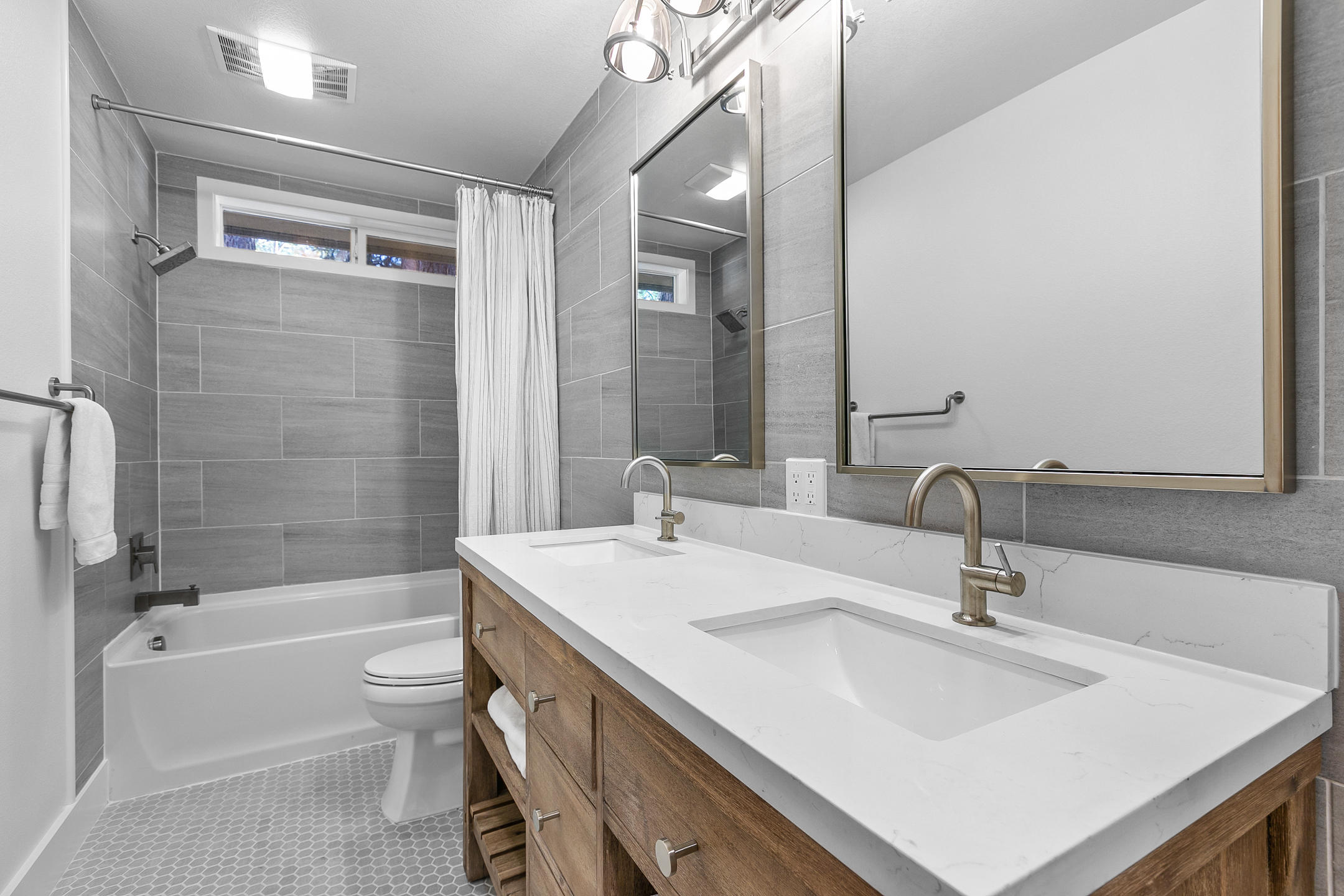 Broken Top - Residential