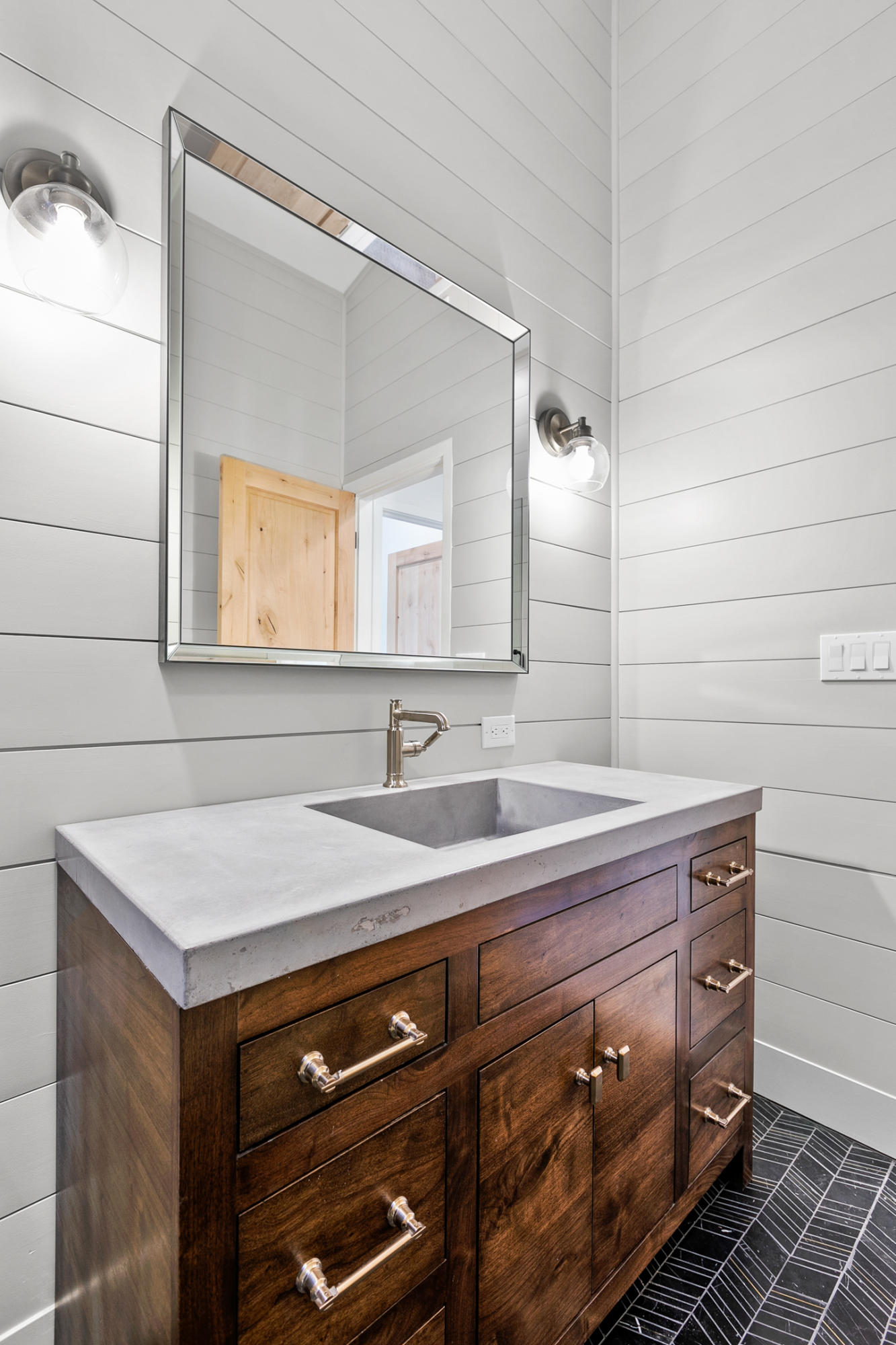 Broken Top - Residential