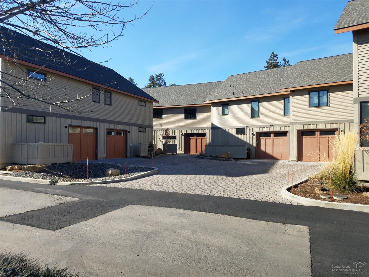 Pine Meadow Vill - Residential