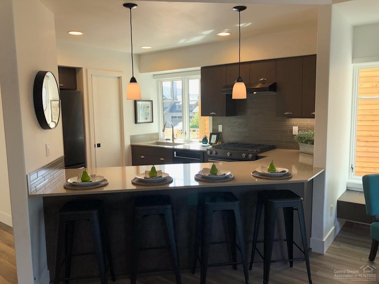 Pine Meadow Vill - Residential