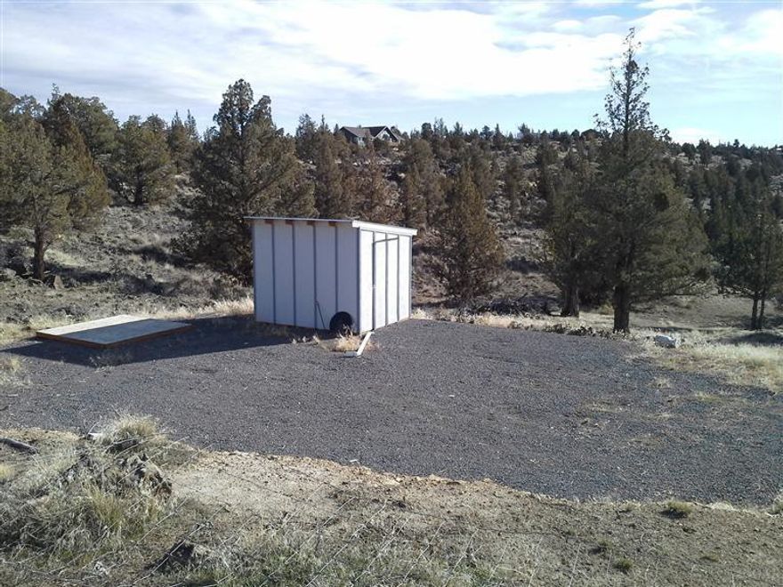 Gorgeous view lot! Well treed lot, with septic installed and power to lot. Cascade mountain and Mckenzie valley views.