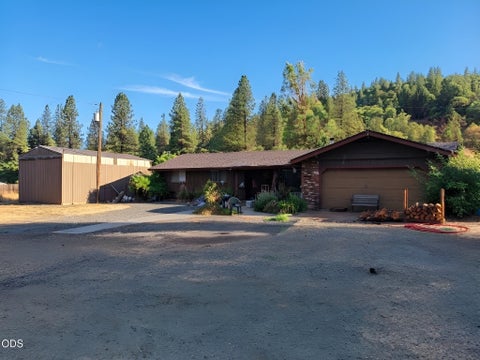 Photo of 1760 Placer Road, Wolf Creek, OR 97497 (MLS # 220229293)