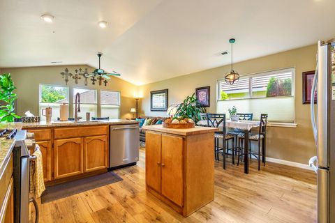 Tiny photo for 732 Cherrywood Drive, Medford, OR 97504 (MLS # 220215355)