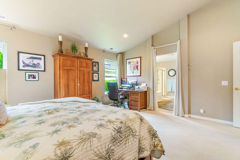 Tiny photo for 732 Cherrywood Drive, Medford, OR 97504 (MLS # 220215355)