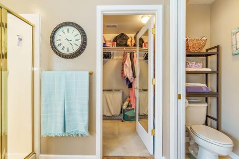 Tiny photo for 732 Cherrywood Drive, Medford, OR 97504 (MLS # 220215355)