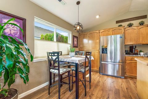 Tiny photo for 732 Cherrywood Drive, Medford, OR 97504 (MLS # 220215355)