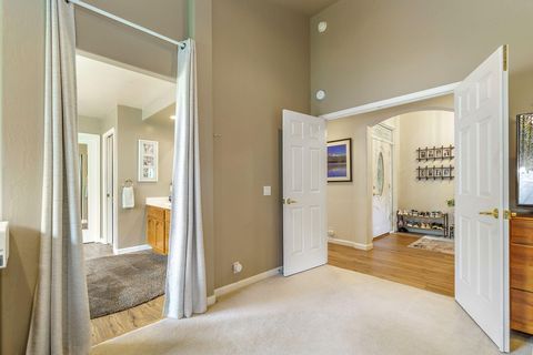 Tiny photo for 732 Cherrywood Drive, Medford, OR 97504 (MLS # 220215355)