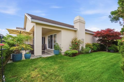 Tiny photo for 732 Cherrywood Drive, Medford, OR 97504 (MLS # 220215355)