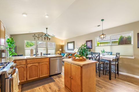 Tiny photo for 732 Cherrywood Drive, Medford, OR 97504 (MLS # 220215355)