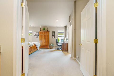 Tiny photo for 732 Cherrywood Drive, Medford, OR 97504 (MLS # 220215355)