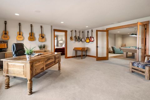 Tiny photo for 56902 River Road #6, Sunriver, OR 97707 (MLS # 220220209)