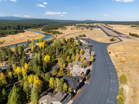 Tiny photo for 56902 River Road #6, Sunriver, OR 97707 (MLS # 220220209)