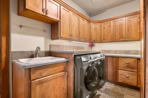 Tiny photo for 56902 River Road #6, Sunriver, OR 97707 (MLS # 220220209)