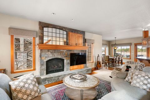 Tiny photo for 56902 River Road #6, Sunriver, OR 97707 (MLS # 220220209)