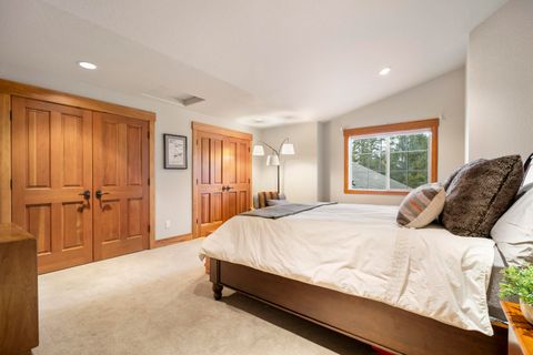Tiny photo for 56902 River Road #6, Sunriver, OR 97707 (MLS # 220220209)
