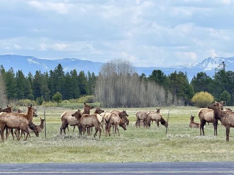 Tiny photo for 56902 River Road #6, Sunriver, OR 97707 (MLS # 220220209)
