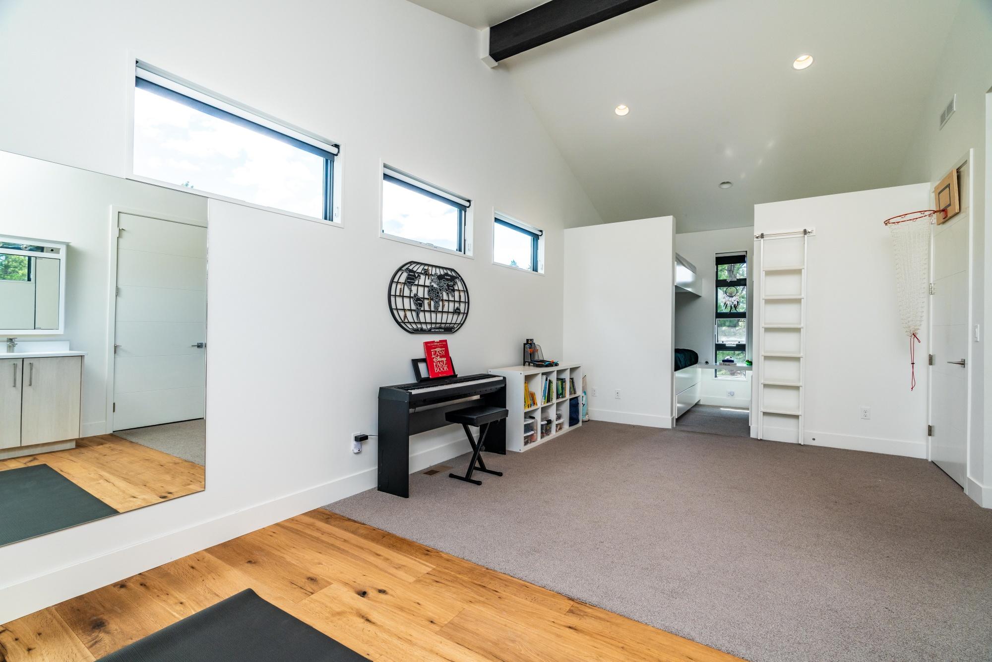 Skyliner Summit - Residential