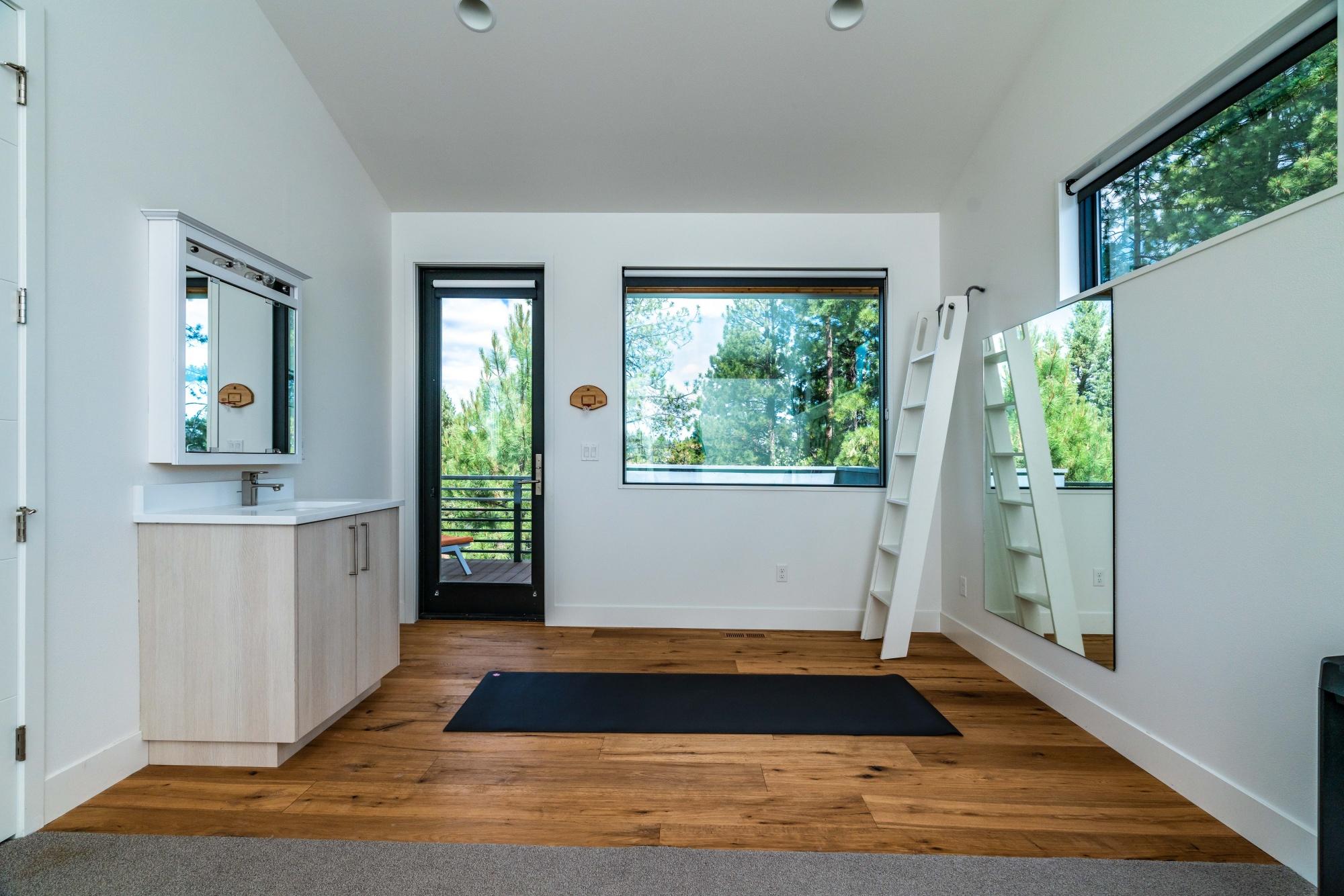 Skyliner Summit - Residential