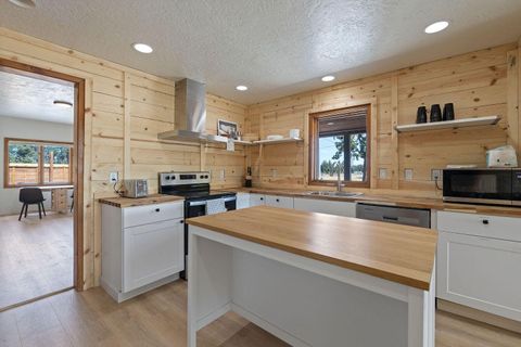 Tiny photo for 6268 HWY 126, Redmond, OR 97756 (MLS # 220207696)