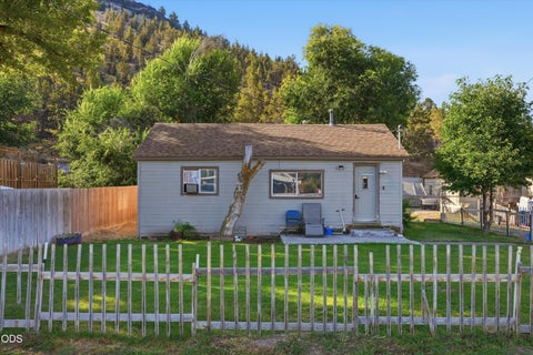 Photo of 2460 S Melrose Drive, Prineville, OR 97754 (MLS # 220228531)