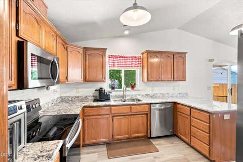 Tiny photo for 468 Westminster Drive, Eagle Point, OR 97524 (MLS # 220226762)