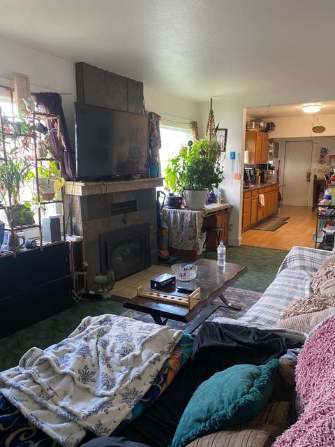 Tiny photo for 825 Martin Street, Klamath Falls, OR 97601 (MLS # 220220231)