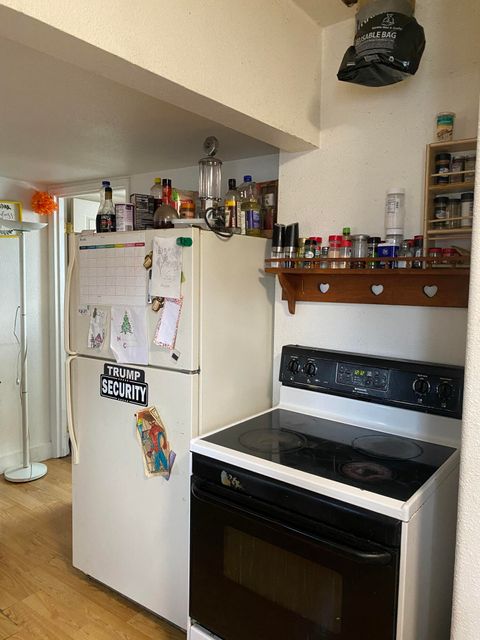 Tiny photo for 825 Martin Street, Klamath Falls, OR 97601 (MLS # 220220231)