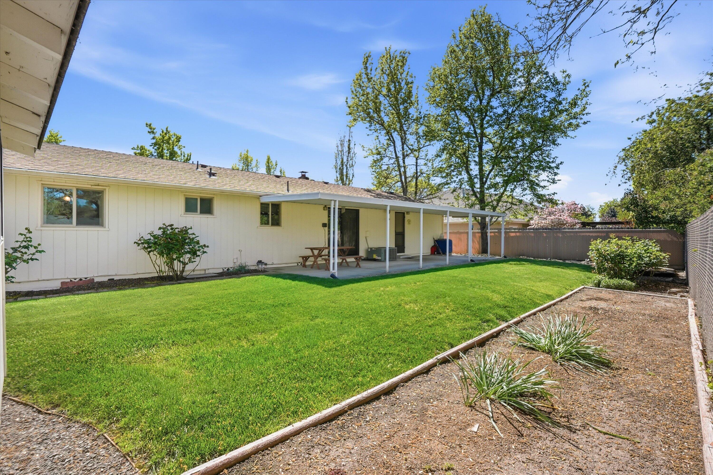 2933 Lazy Creek Drive