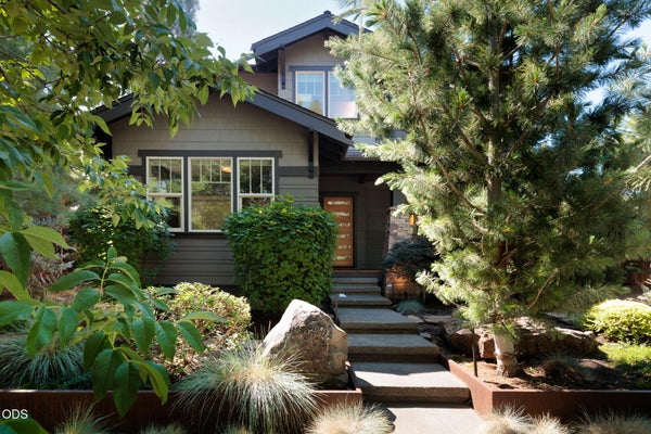 2425 NW LEMHI PASS DR, BEND, OR 97703 - Image 44b35ea875ab2f334f26d64b2ccabe75/1246497044