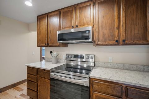 Tiny photo for 57548 Lark Lane #14, Sunriver, OR 97707 (MLS # 220217133)