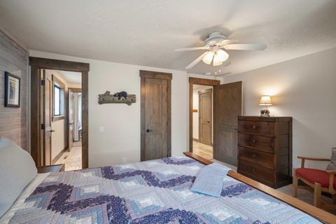 Tiny photo for 57548 Lark Lane #14, Sunriver, OR 97707 (MLS # 220217133)