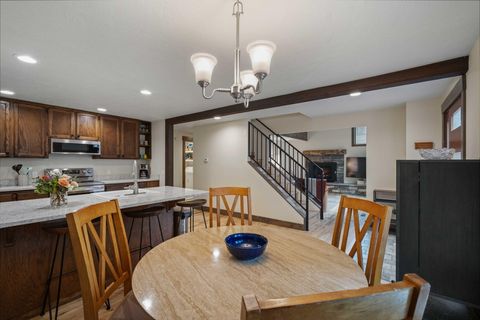 Tiny photo for 57548 Lark Lane #14, Sunriver, OR 97707 (MLS # 220217133)